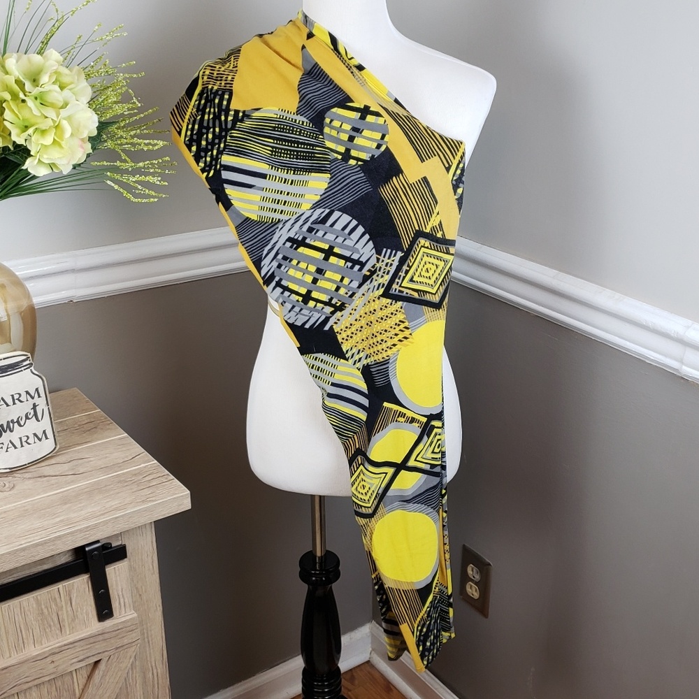 Lularoe Geo Explosion Tall and Curvy leggings